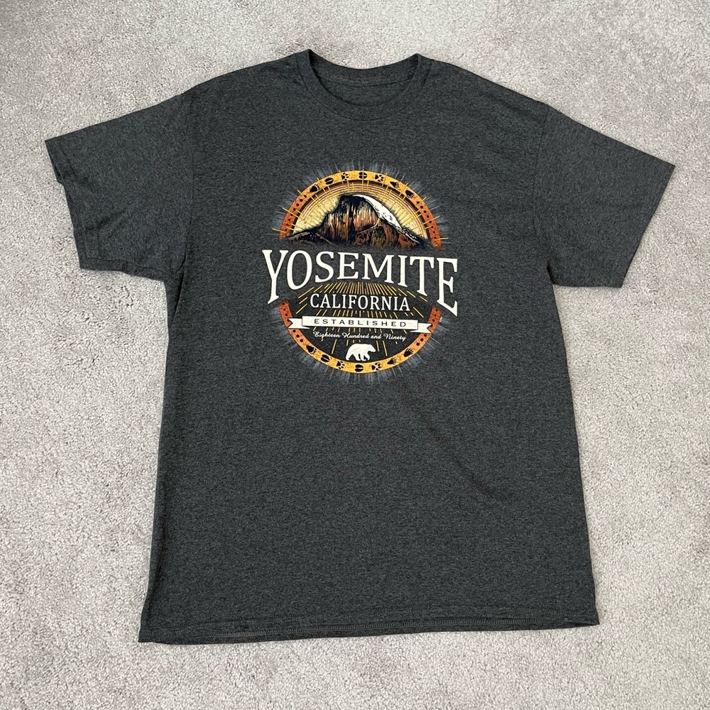 NWOT Yosemite T-shirt